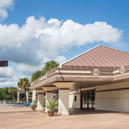 Travelodge By Wyndham Deltona Exterior photo