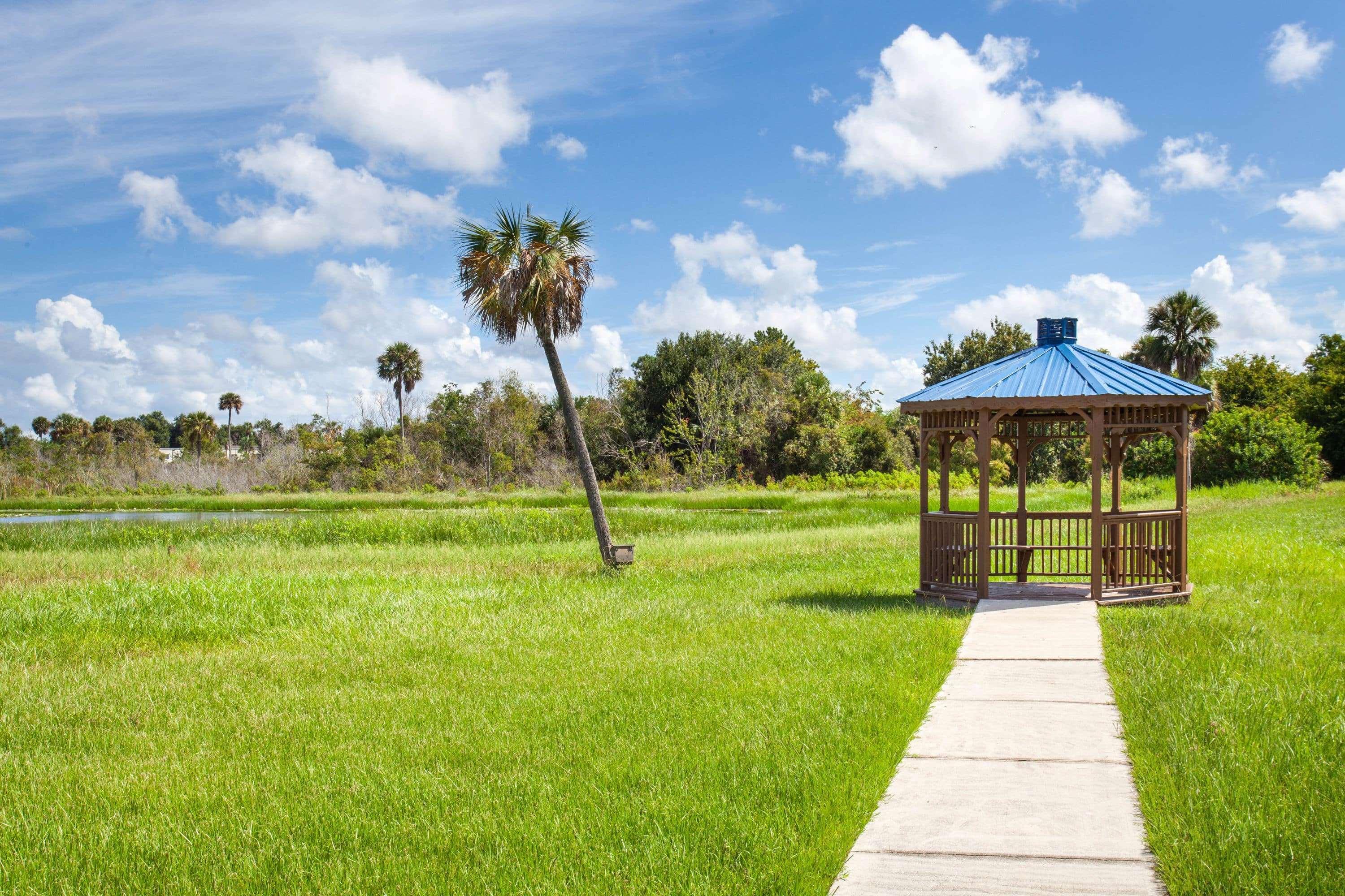 Travelodge By Wyndham Deltona Exterior photo