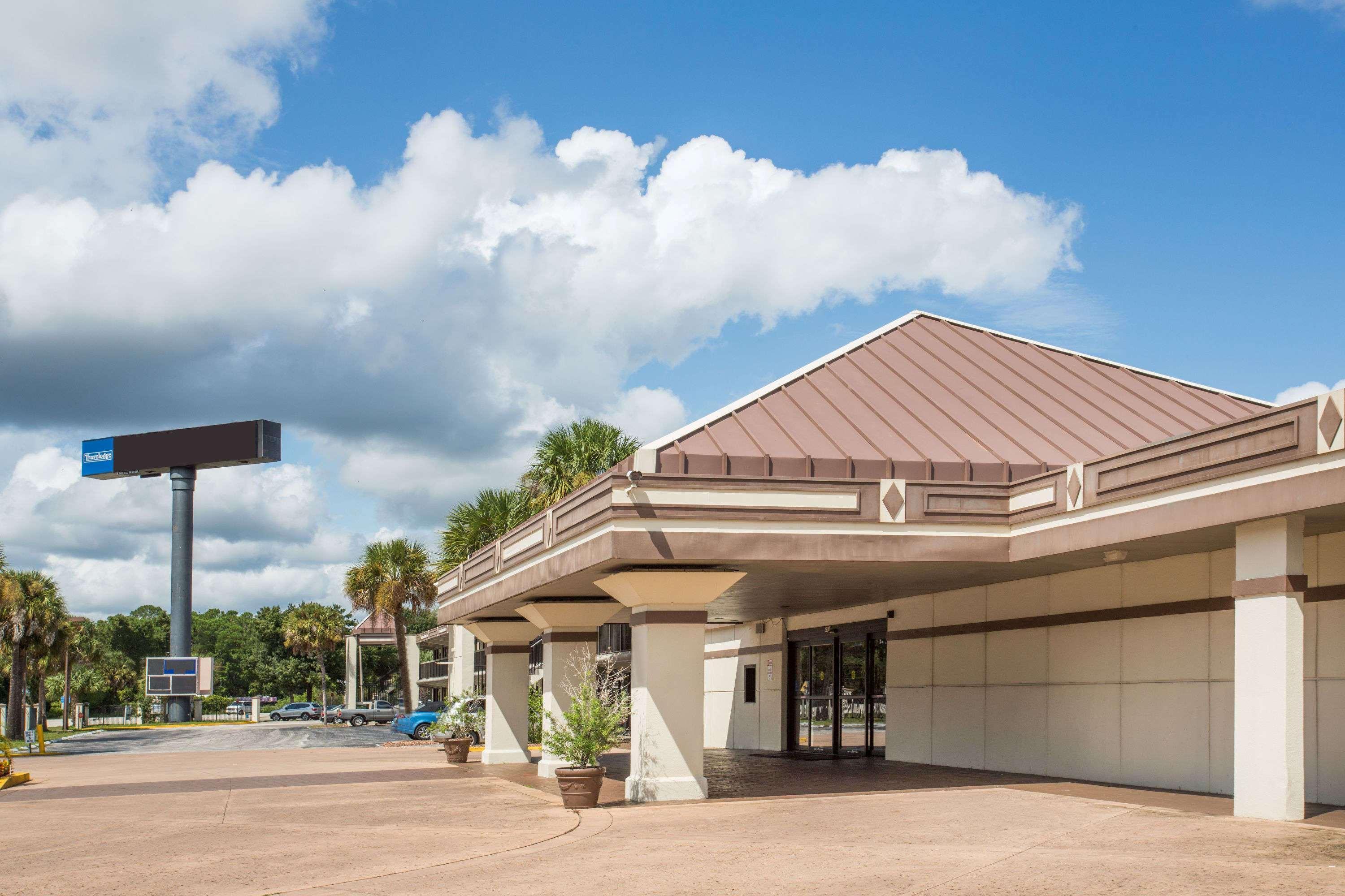 Travelodge By Wyndham Deltona Exterior photo